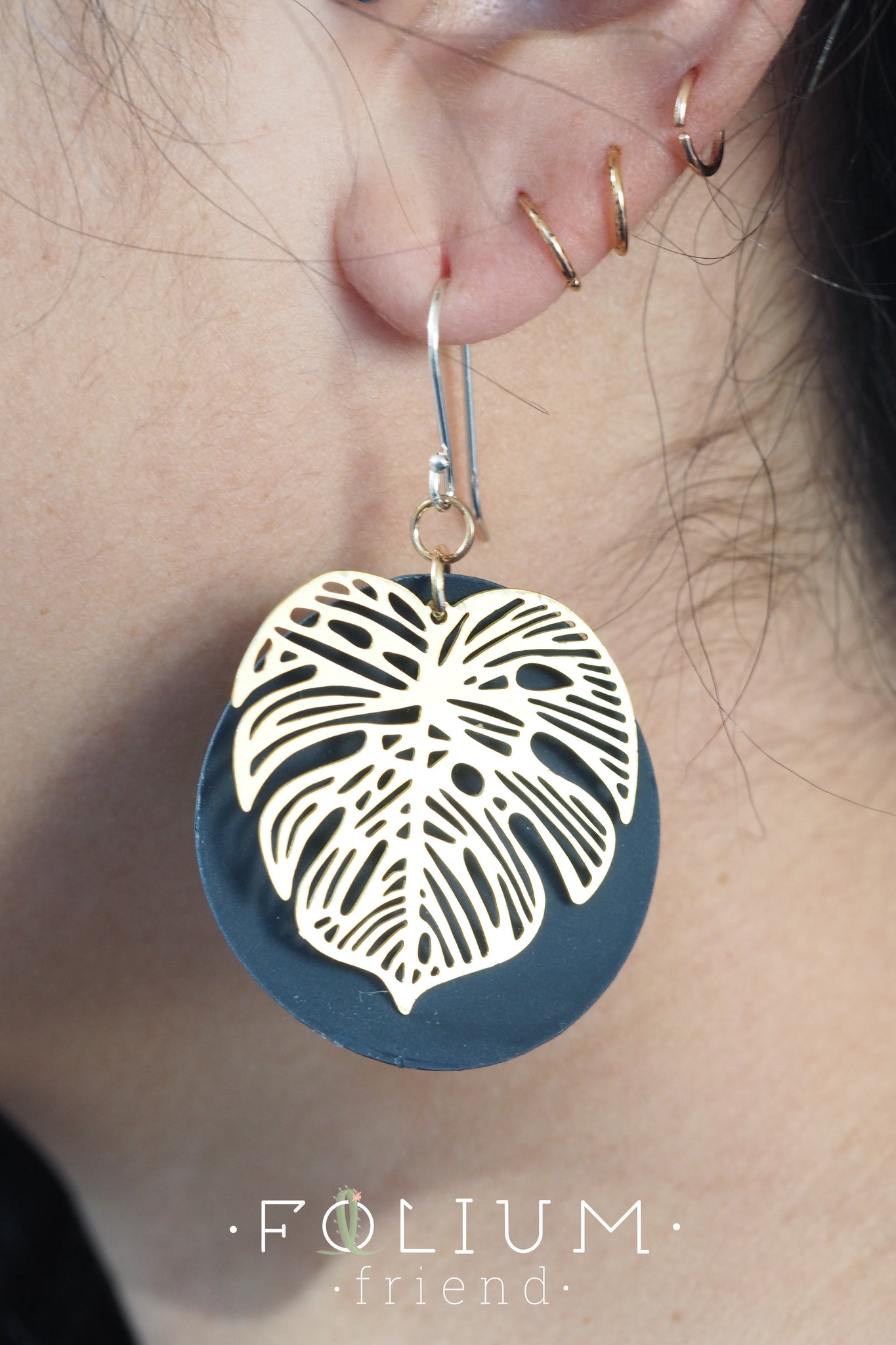 Palet Disc Monstera Leaf Earrings